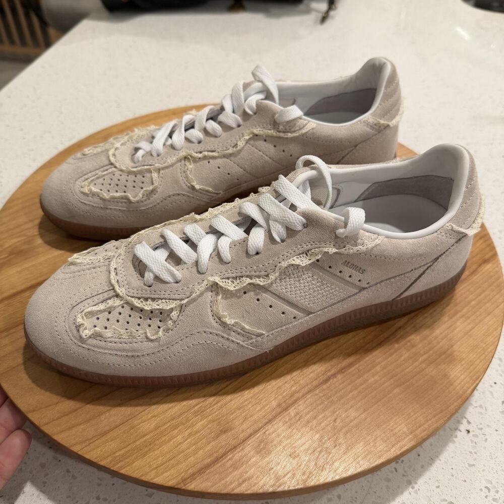 Alohas Sneakers 8-8.5 Tb.490 Crochet Cream Suede Lace Feminine Cottagecore Cute - Picture 7 of 16